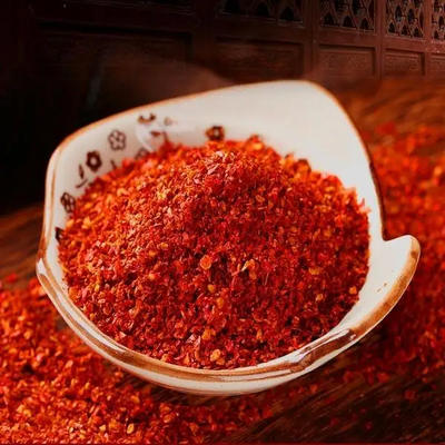 Kırmızı kırılmış biber 3-5mm sapsız baharatlı yemek için gerekli