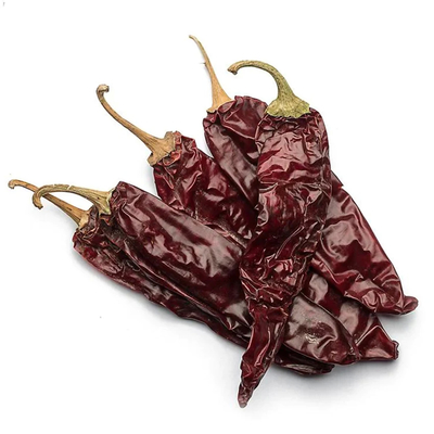 Kırılmış kırmızı biberler sapsız C vitamini baharat tozu